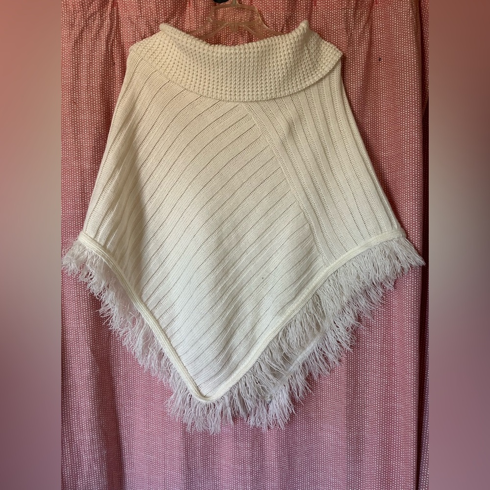 Chic Cream Fringed Women's Poncho